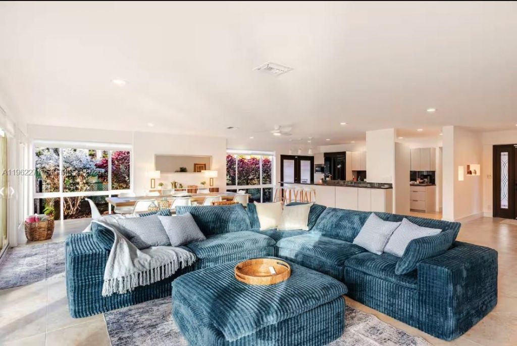 636 Hibiscus Dr, Hallandale Beach, FL 33009 Photo