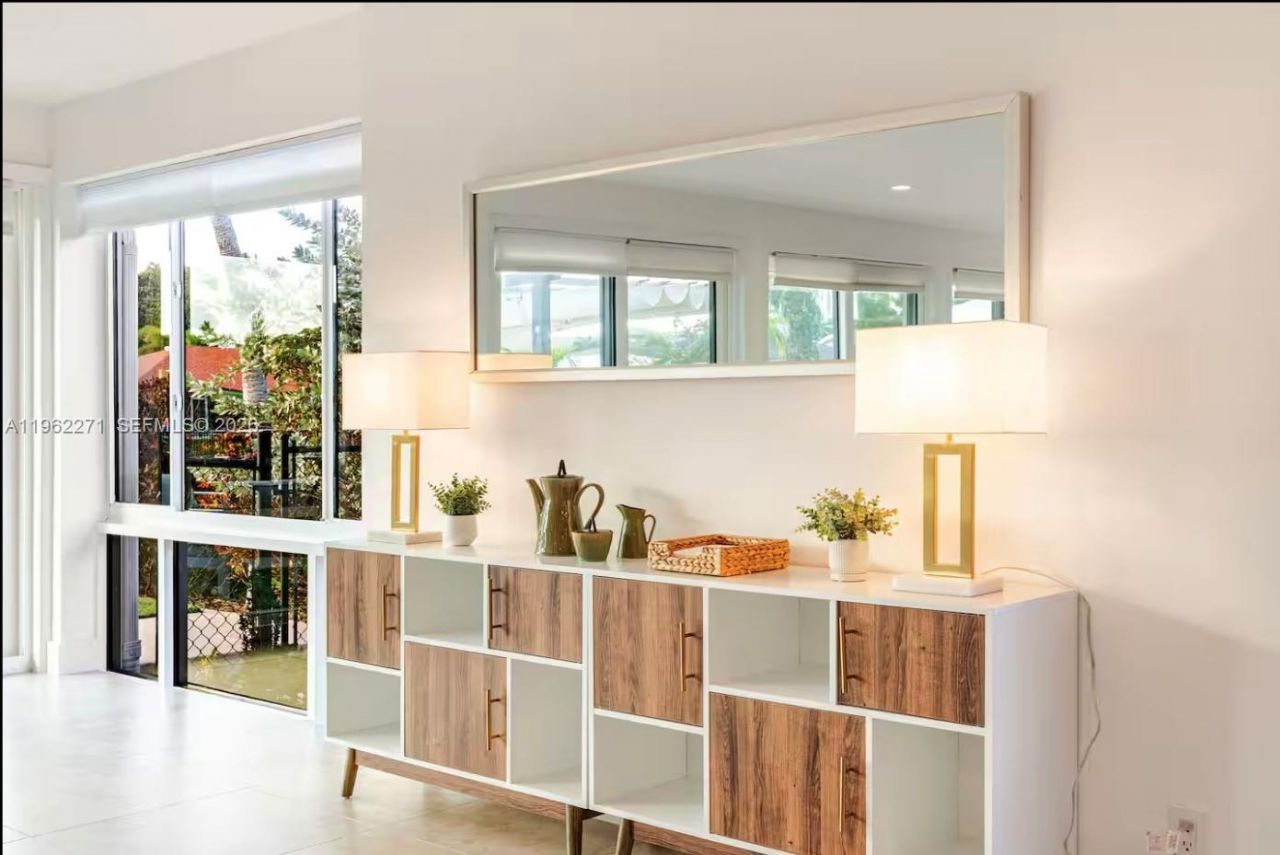 636 Hibiscus Dr, Hallandale Beach, FL 33009 Photo