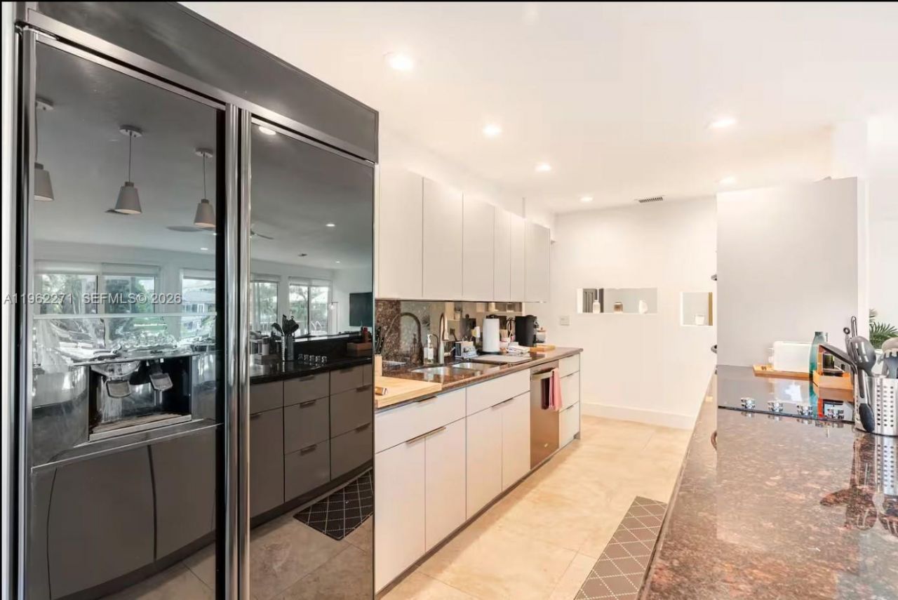 636 Hibiscus Dr, Hallandale Beach, FL 33009 Photo