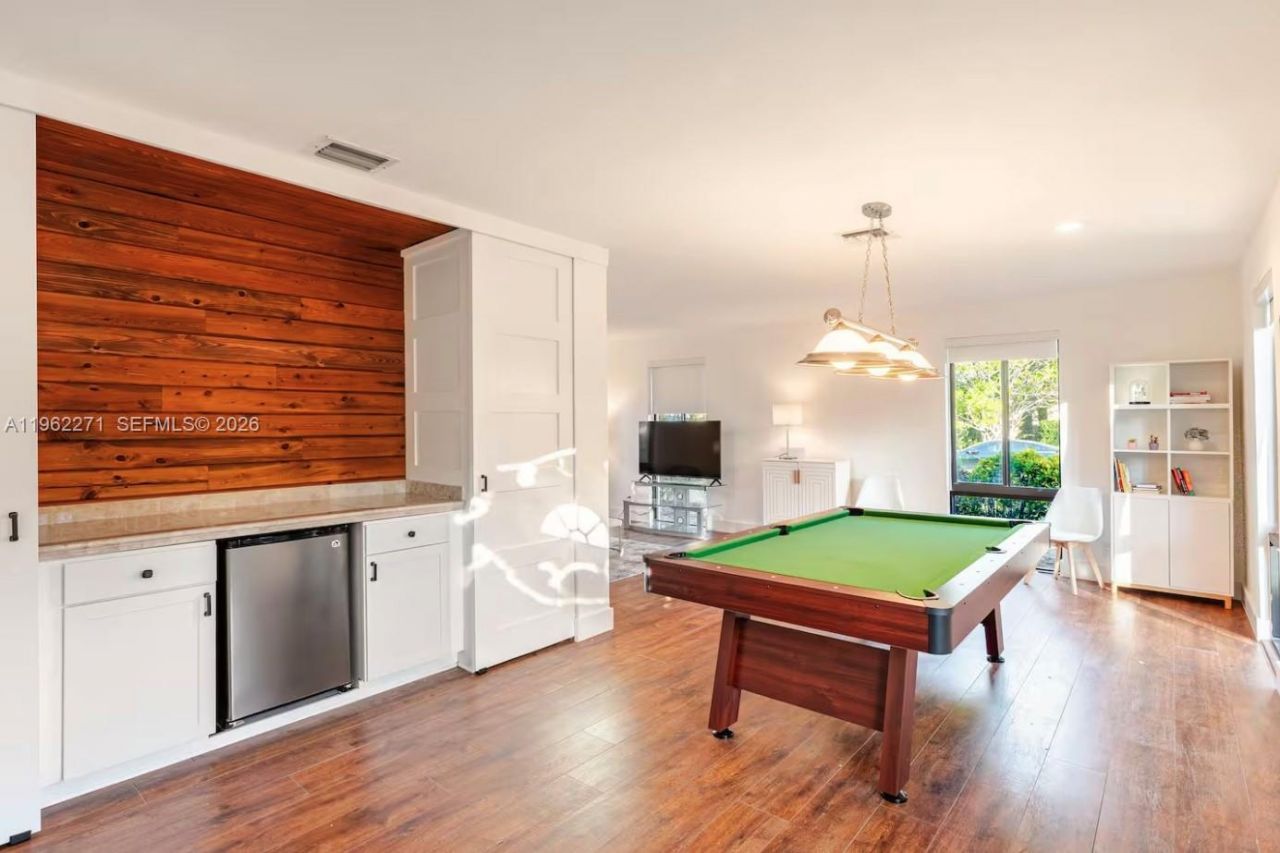 636 Hibiscus Dr, Hallandale Beach, FL 33009 Photo