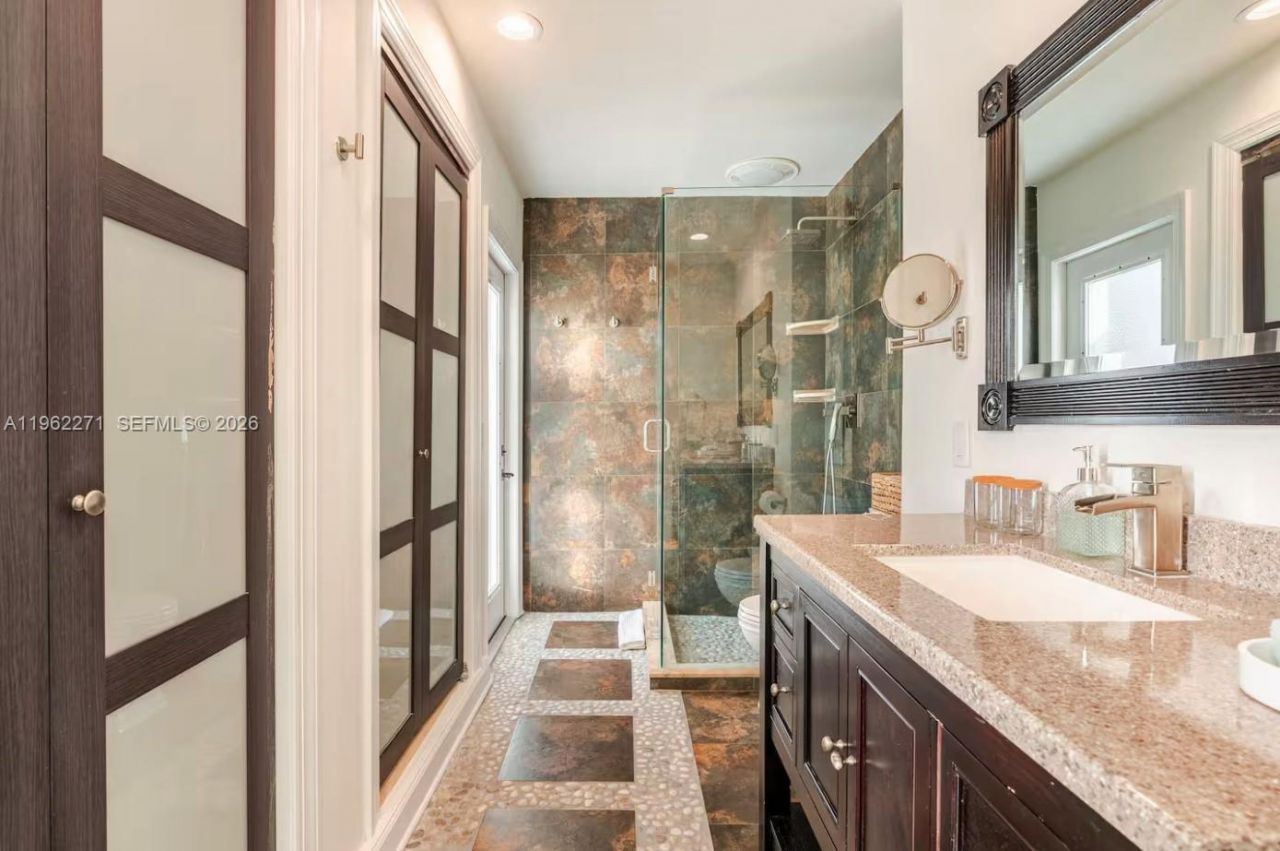 636 Hibiscus Dr, Hallandale Beach, FL 33009 Photo