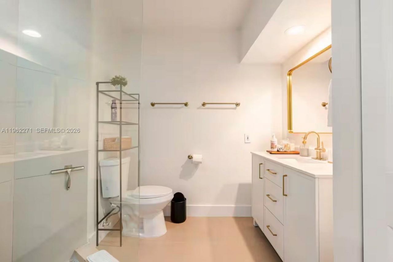 636 Hibiscus Dr, Hallandale Beach, FL 33009 Photo