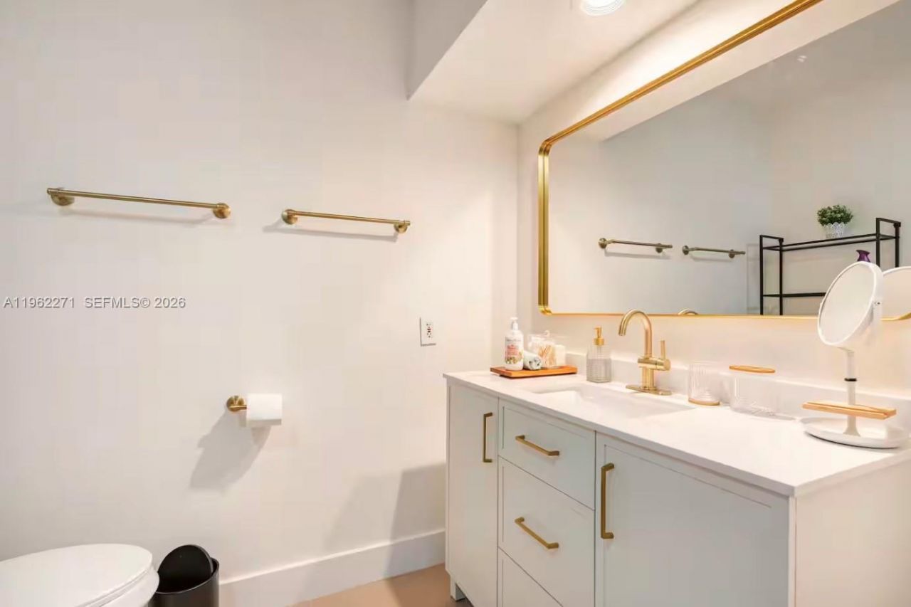 636 Hibiscus Dr, Hallandale Beach, FL 33009 Photo