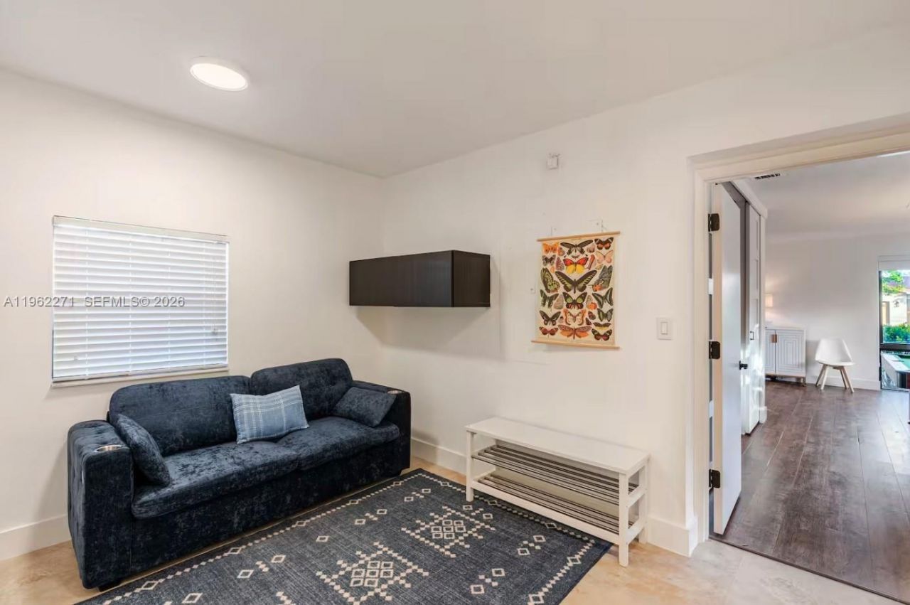 636 Hibiscus Dr, Hallandale Beach, FL 33009 Photo