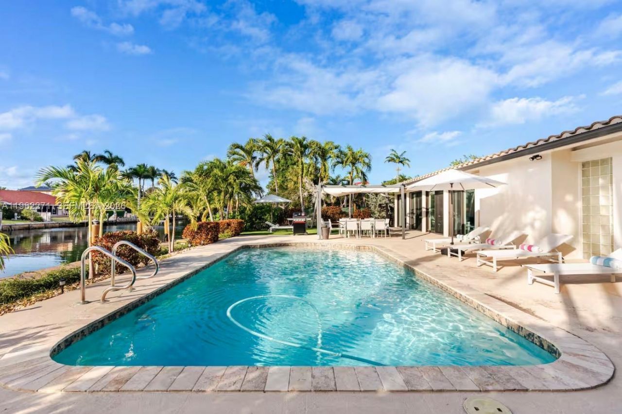 636 Hibiscus Dr, Hallandale Beach, FL 33009 Photo