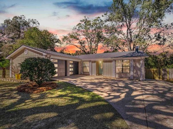 6056 West Shore Dr, Pensacola, FL 32526