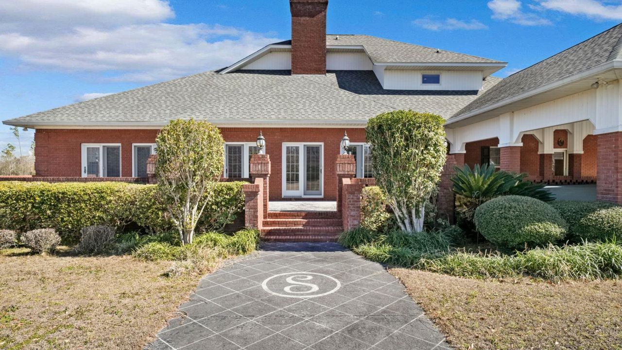 21748 N State Road 71 , Altha, FL 32421 Photo