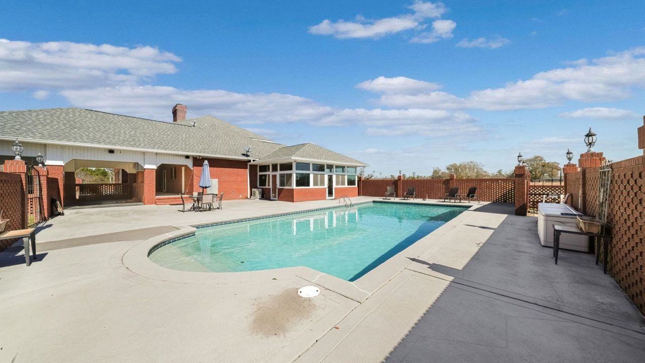 21748 N State Road 71 , Altha, FL 32421 Photo