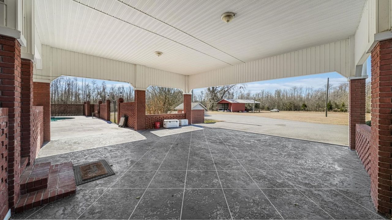 21748 N State Road 71, Altha, FL 32421 Photo