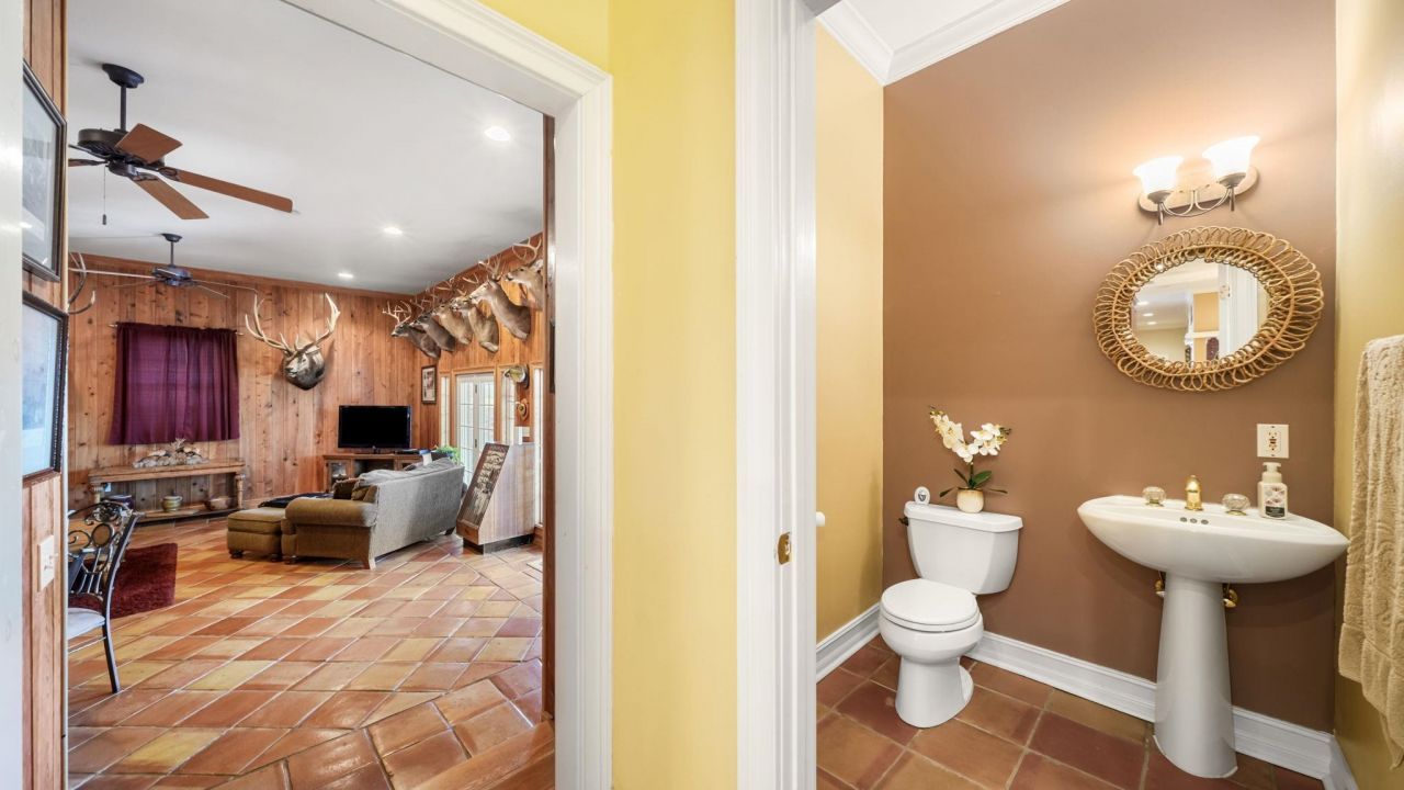 21748 N State Road 71 , Altha, FL 32421 Photo