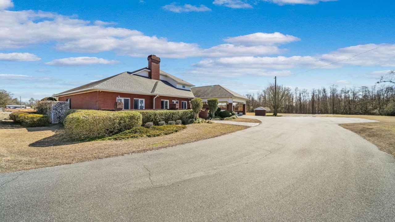 21748 N State Road 71 , Altha, FL 32421 Photo