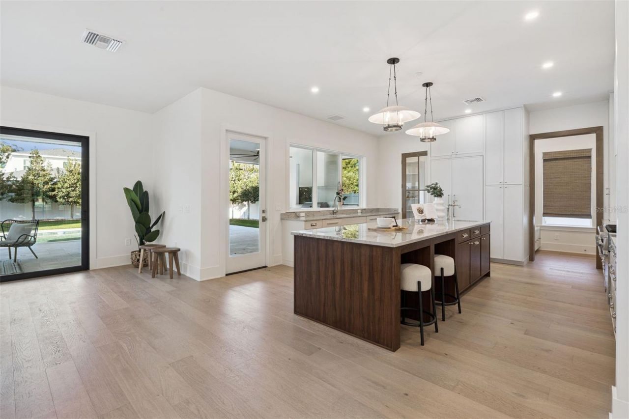 35 W Hazel Street, Orlando, FL 32804 Photo