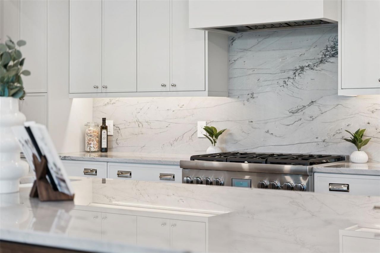 35 W Hazel Street, Orlando, FL 32804 Photo