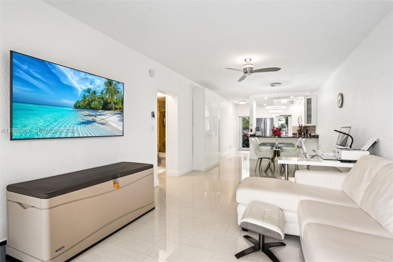 2500 Diana Dr, Unit 104, Hallandale Beach, FL 33009 Photo
