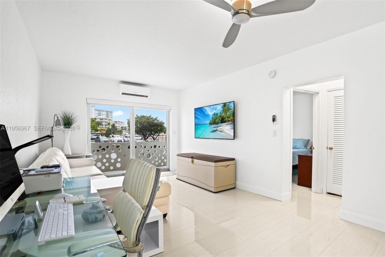 2500 Diana Dr, Unit 104, Hallandale Beach, FL 33009 Photo