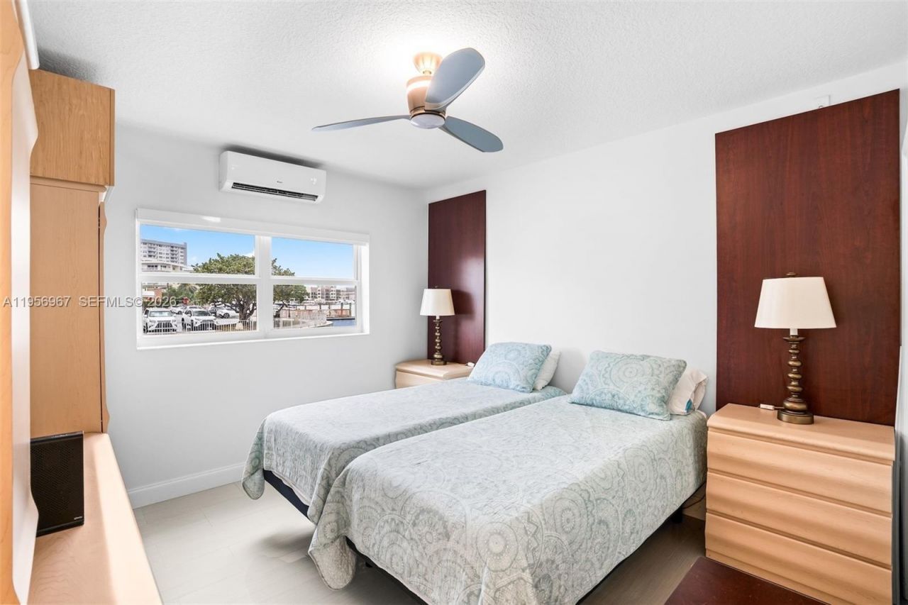 2500 Diana Dr, Unit 104, Hallandale Beach, FL 33009 Photo