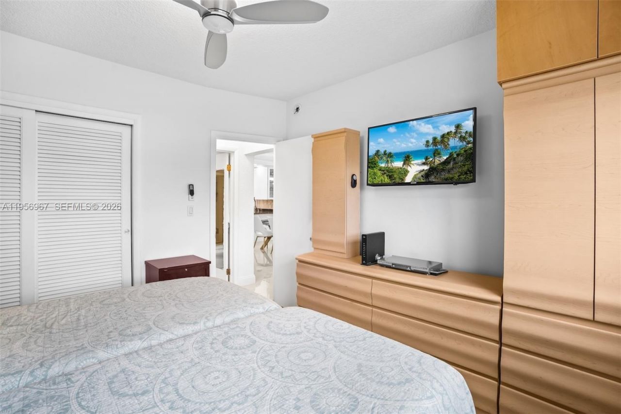 2500 Diana Dr, Unit 104, Hallandale Beach, FL 33009 Photo
