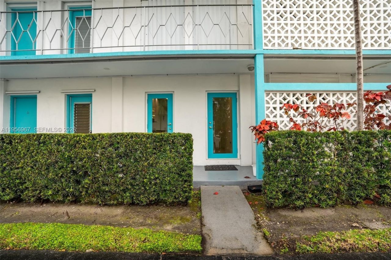 2500 Diana Dr, Unit 104, Hallandale Beach, FL 33009 Photo