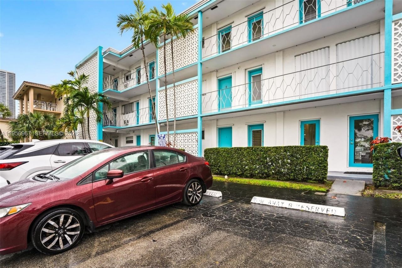 2500 Diana Dr, Unit 104, Hallandale Beach, FL 33009 Photo