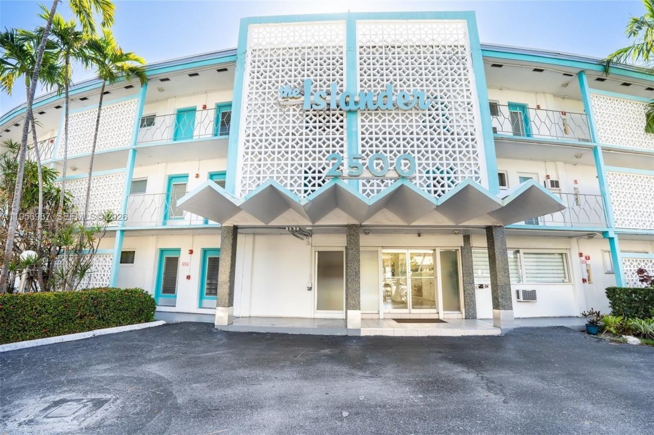 2500 Diana Dr, Unit 104, Hallandale Beach, FL 33009 Photo