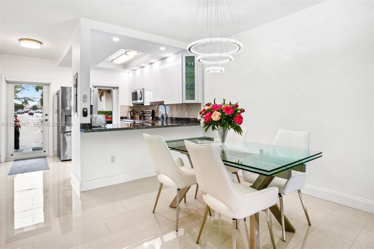 2500 Diana Dr, Unit 104, Hallandale Beach, FL 33009 Photo