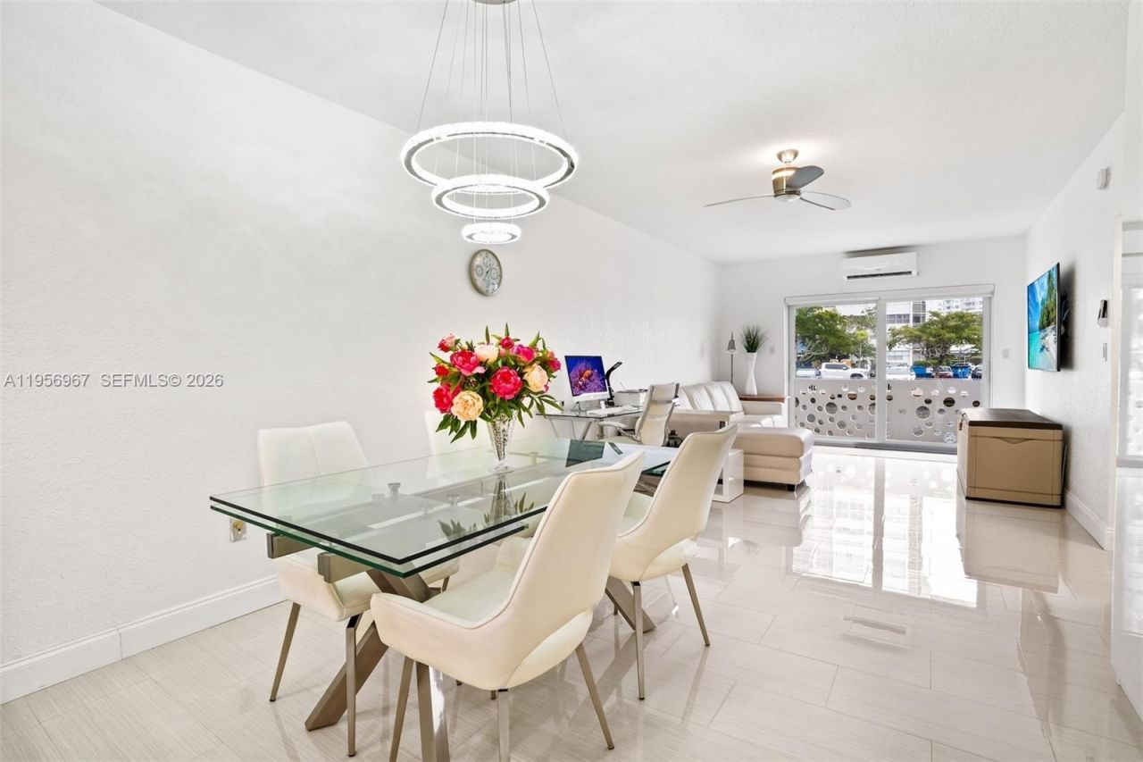 2500 Diana Dr, Unit 104, Hallandale Beach, FL 33009 Photo