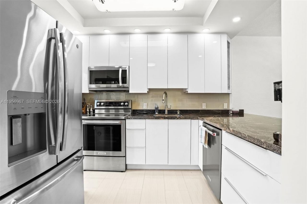 2500 Diana Dr, Unit 104, Hallandale Beach, FL 33009 Photo