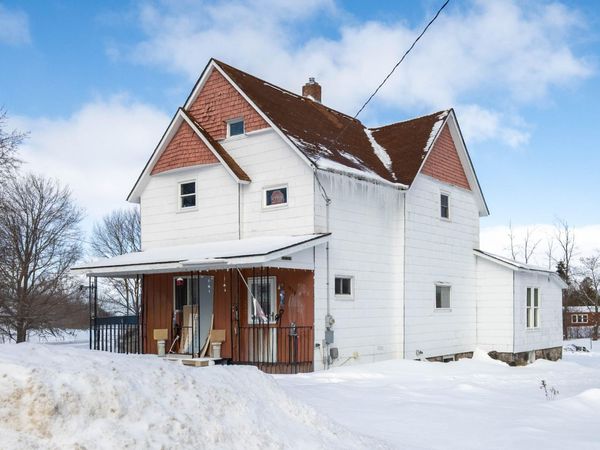 1238 Court Street, Cheboygan, MI 49721