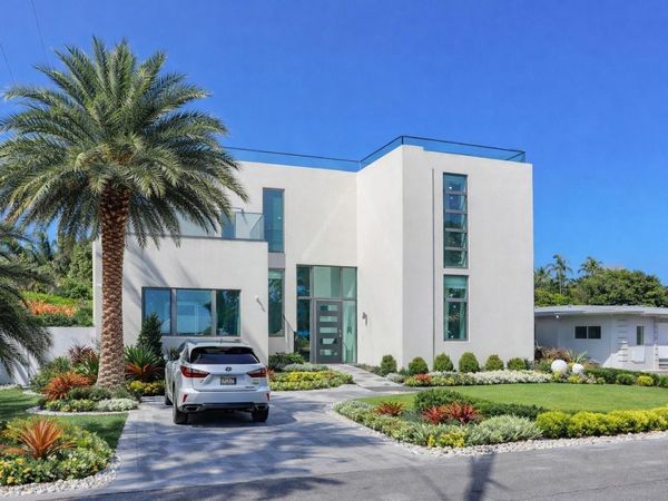 2421 NE 201st St, Miami, FL 33180