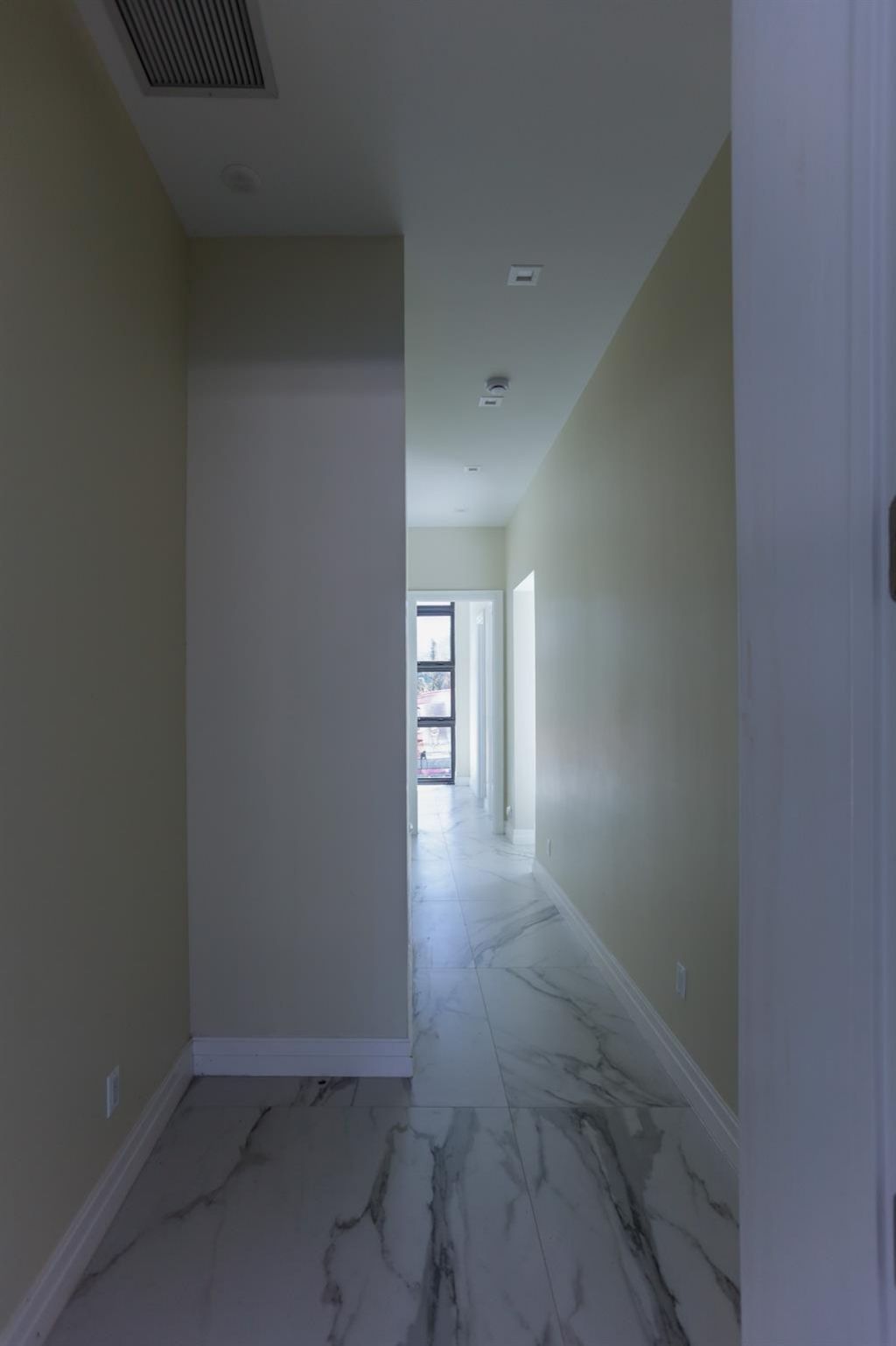 2421 NE 201st Street, Miami, FL 33180 Photo