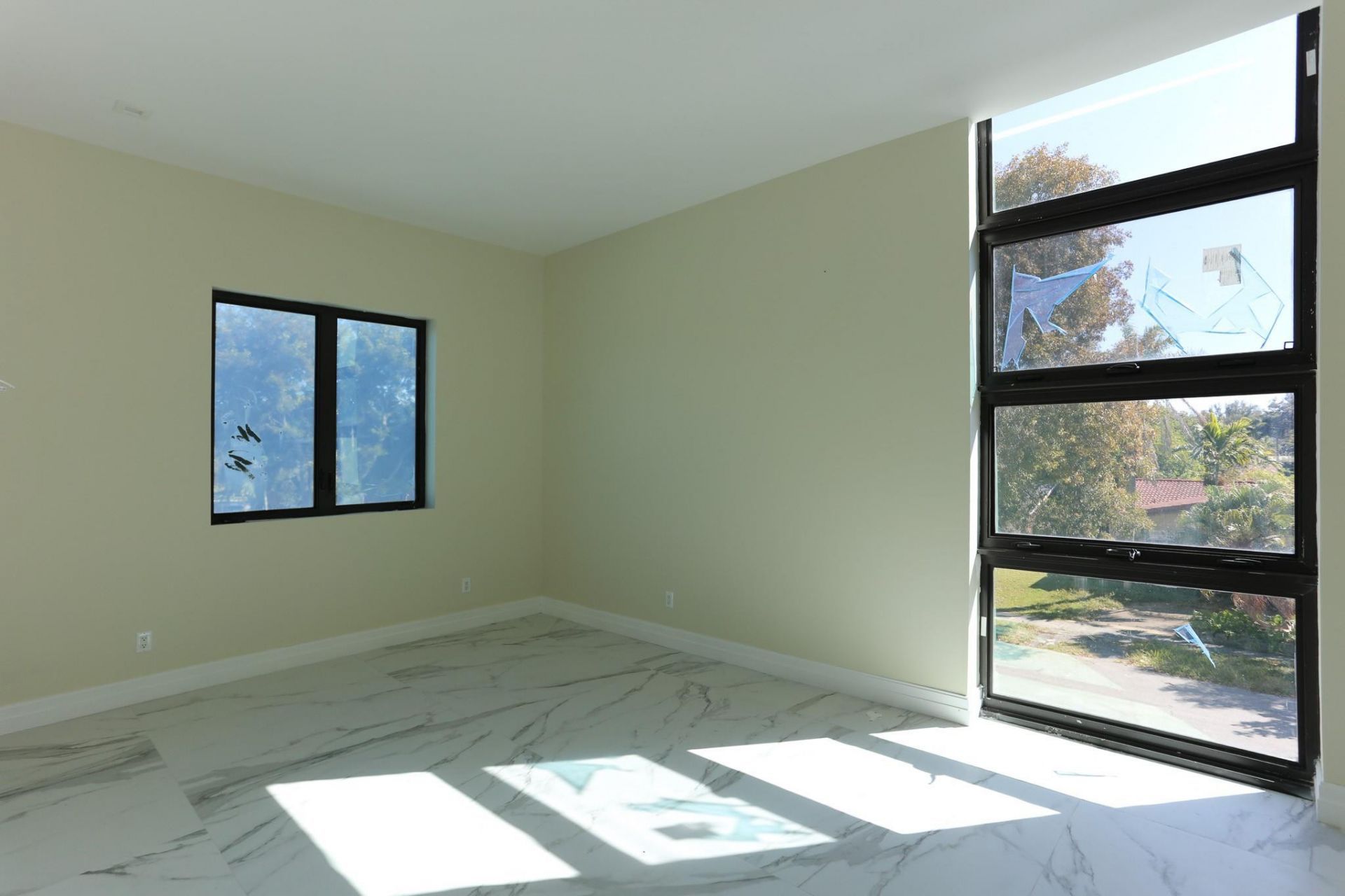 2421 NE 201st Street, Miami, FL 33180 Photo