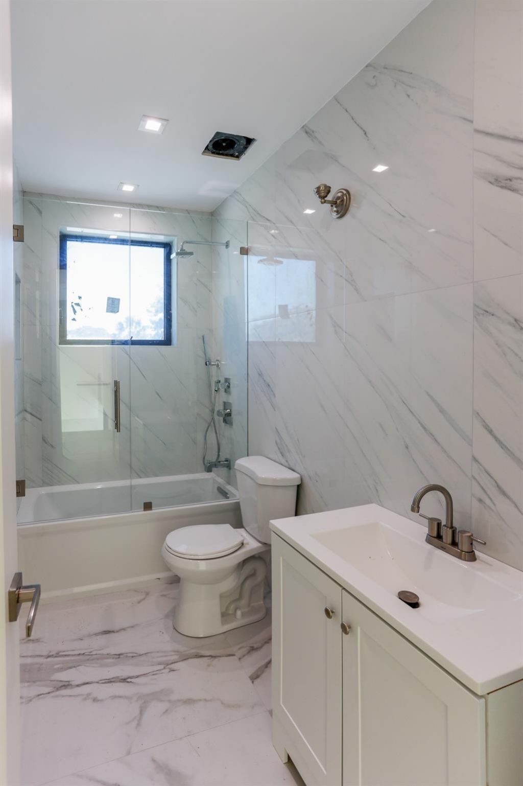 2421 NE 201st Street, Miami, FL 33180 Photo