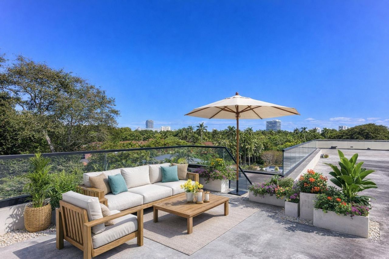 2421 NE 201st Street, Miami, FL 33180 Photo