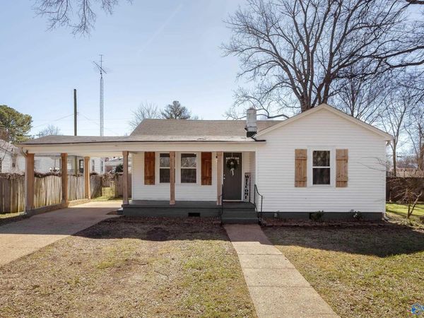 1014 N Commons Street E, Tuscumbia, AL 35674