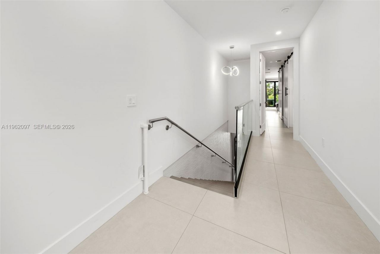 325 SW 16th St, Unit A, Fort Lauderdale, FL 33315 Photo