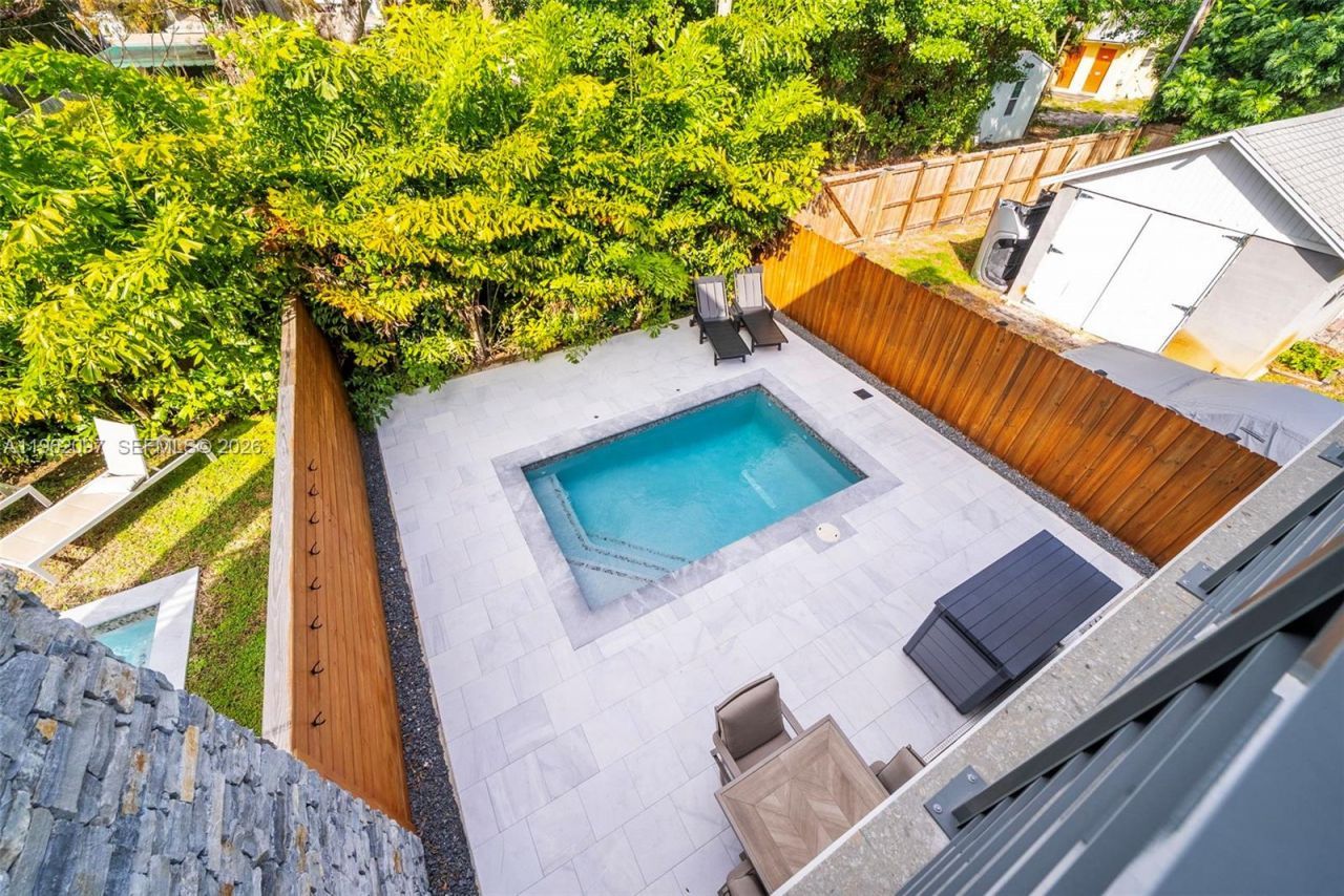 325 SW 16th St, Unit A, Fort Lauderdale, FL 33315 Photo