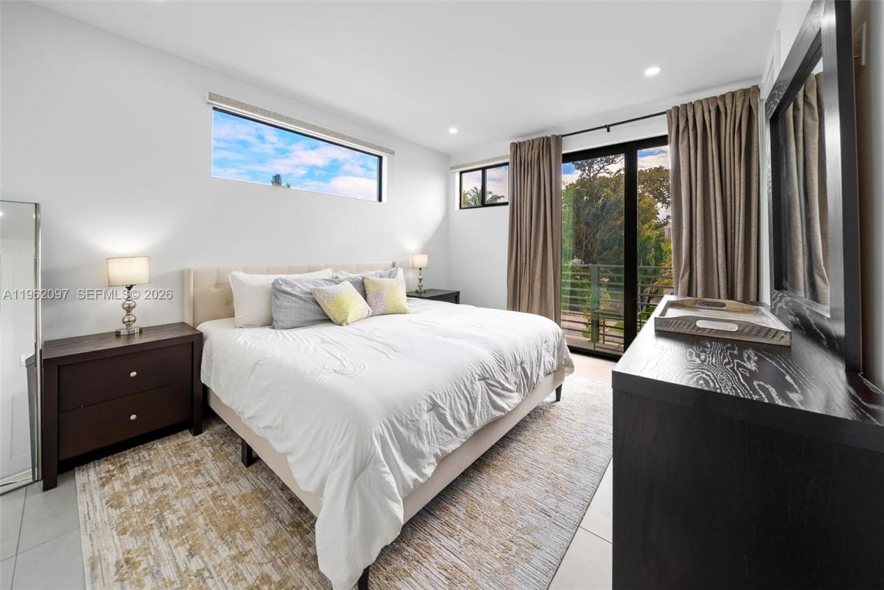 325 SW 16th St, Unit A, Fort Lauderdale, FL 33315 Photo