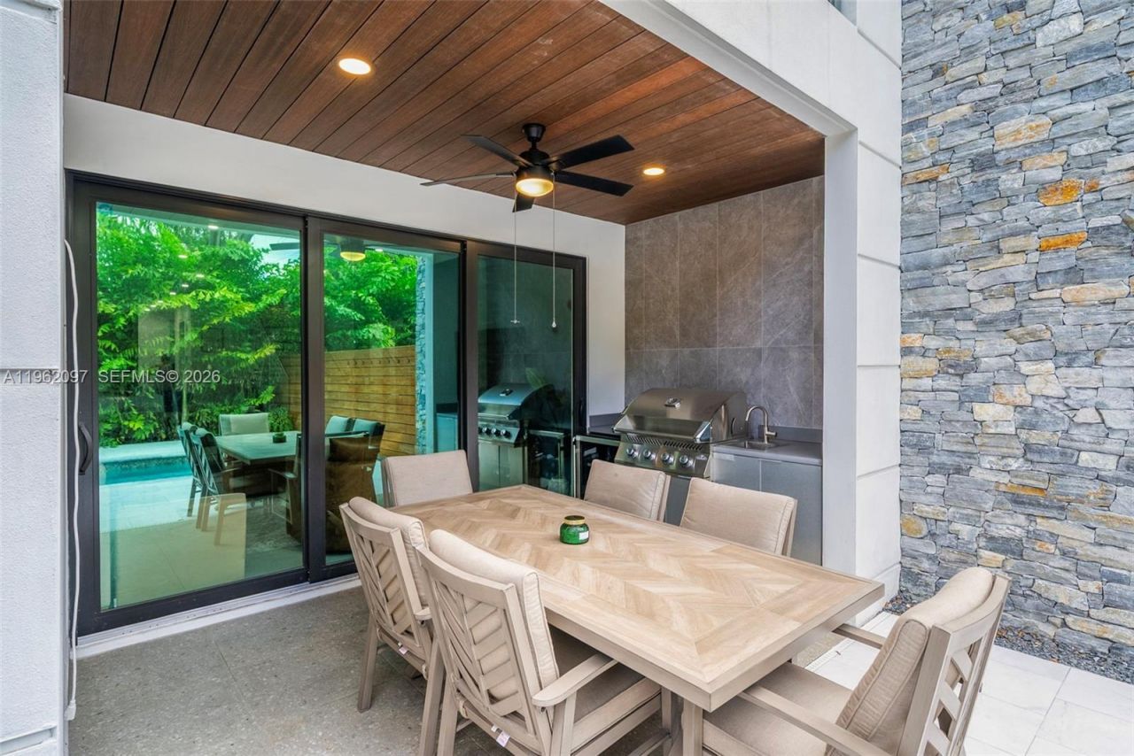 325 SW 16th St, Unit A, Fort Lauderdale, FL 33315 Photo