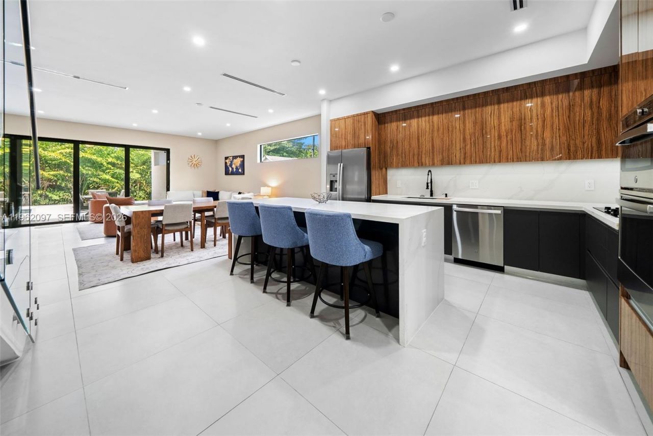 325 SW 16th St, Unit A, Fort Lauderdale, FL 33315 Photo