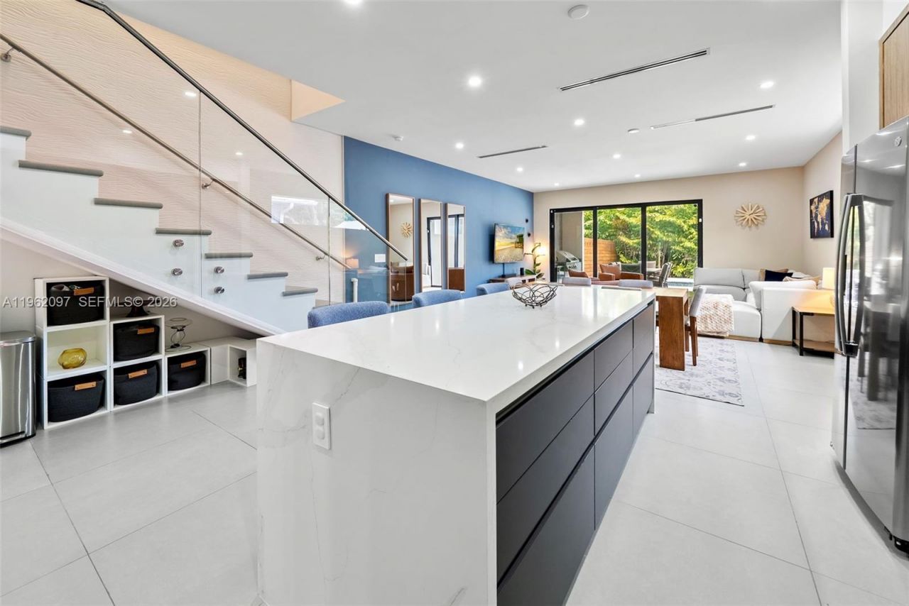 325 SW 16th St, Unit A, Fort Lauderdale, FL 33315 Photo