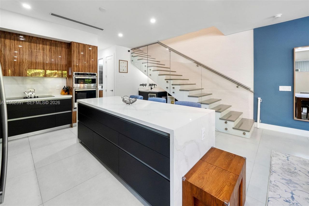 325 SW 16th St, Unit A, Fort Lauderdale, FL 33315 Photo