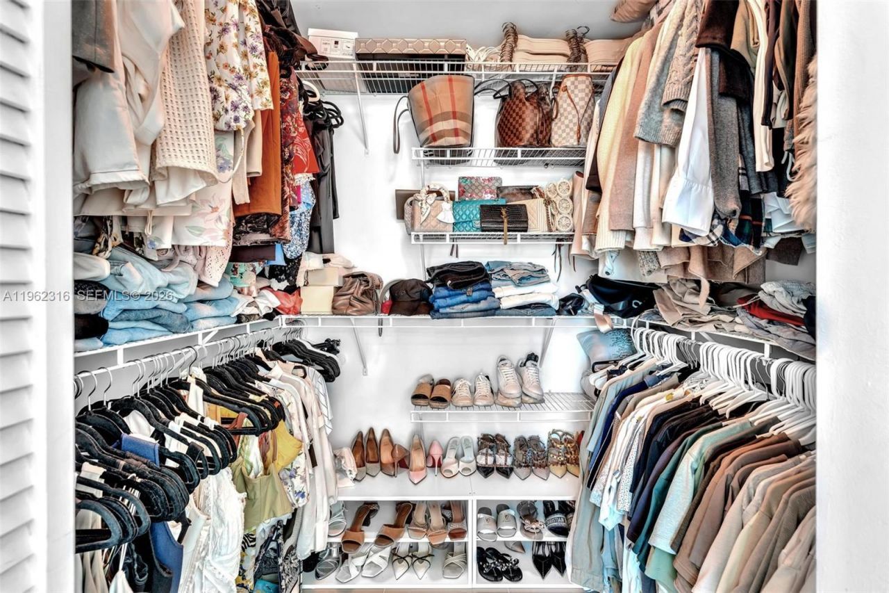 300 S Biscayne Blvd, Unit 2916, Miami, FL 33131 Photo