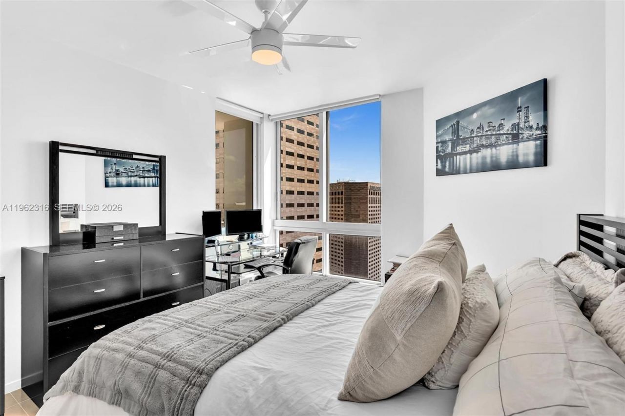 300 S Biscayne Blvd, Unit 2916, Miami, FL 33131 Photo