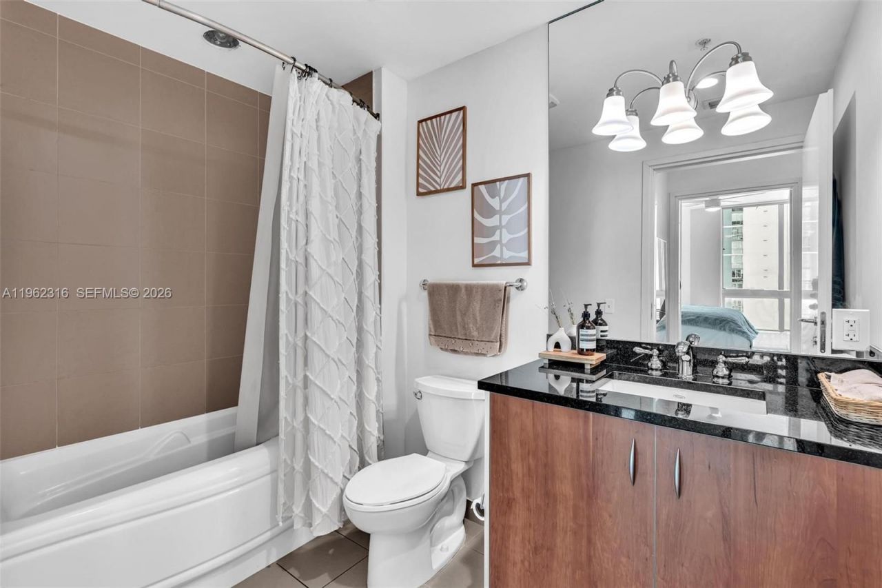 300 S Biscayne Blvd, Unit 2916, Miami, FL 33131 Photo