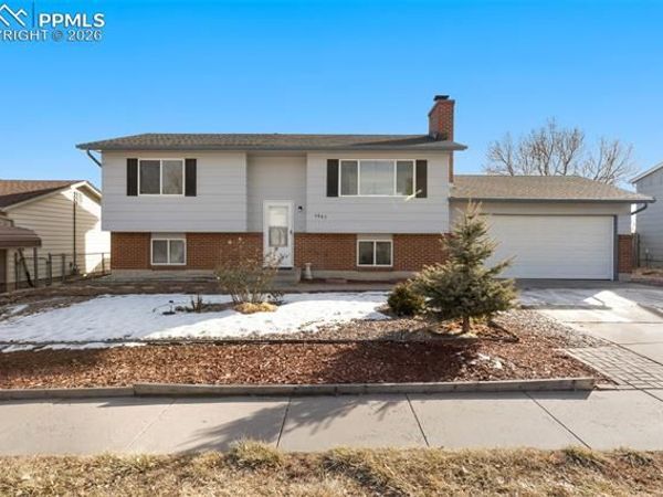6885 Omaha Boulevard, Colorado Springs, CO 80915