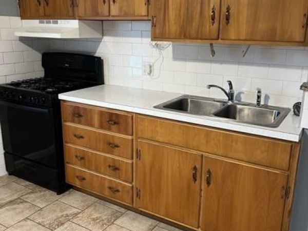 52 Tripp Street, Unit 2, Dartmouth, MA 02748