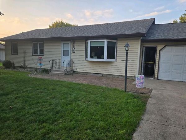 801 3rd Street SW, Wells, MN 56097