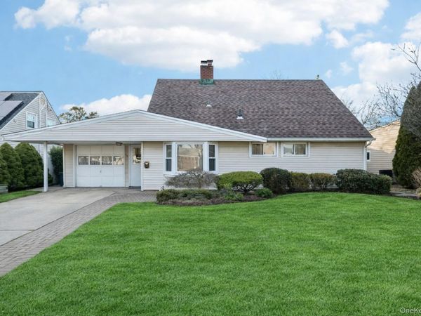 56 Jester Lane, Levittown, NY 11756