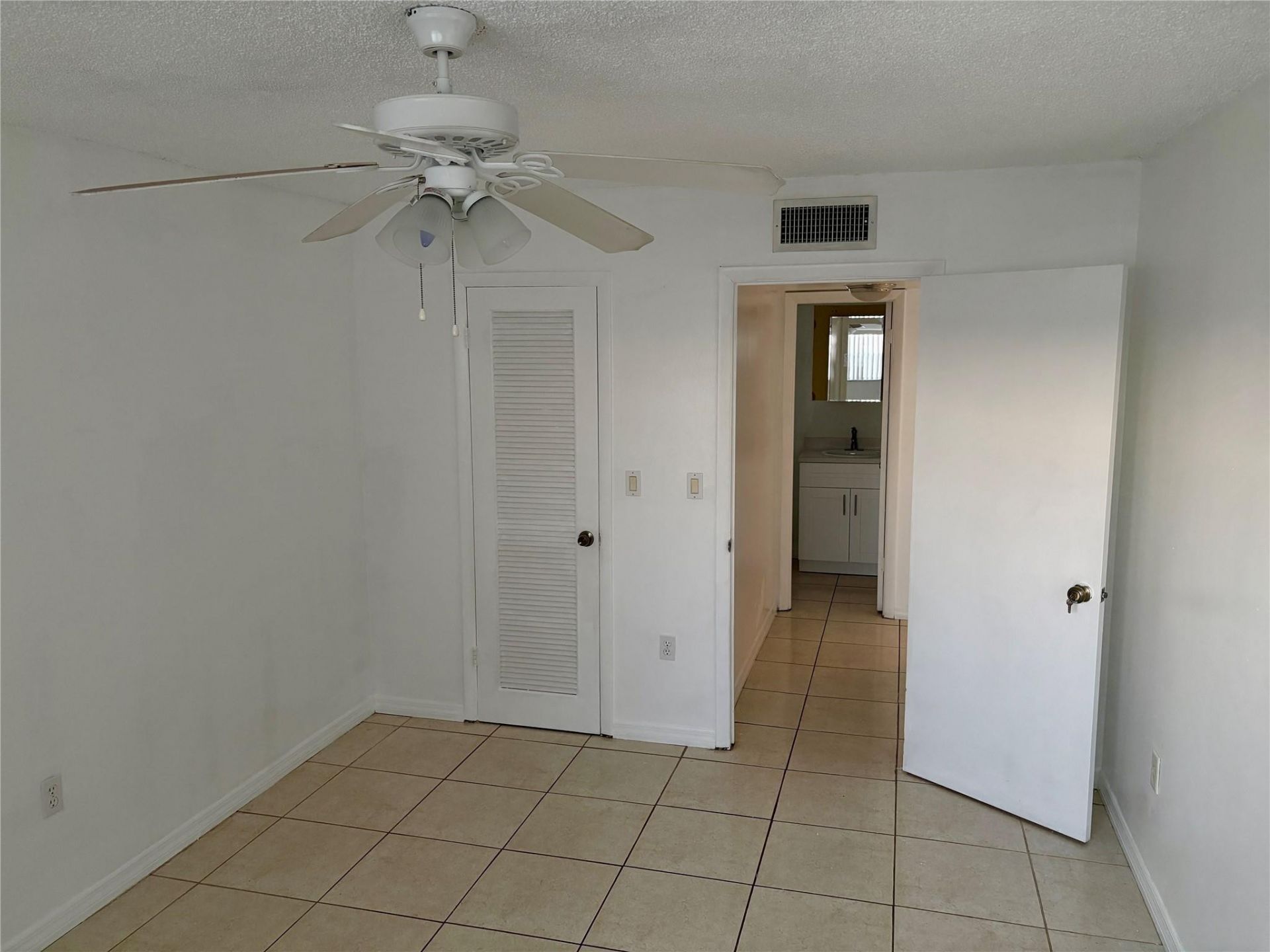 8130 Sunrise Lakes, Unit 308, Sunrise, FL 33322 Photo
