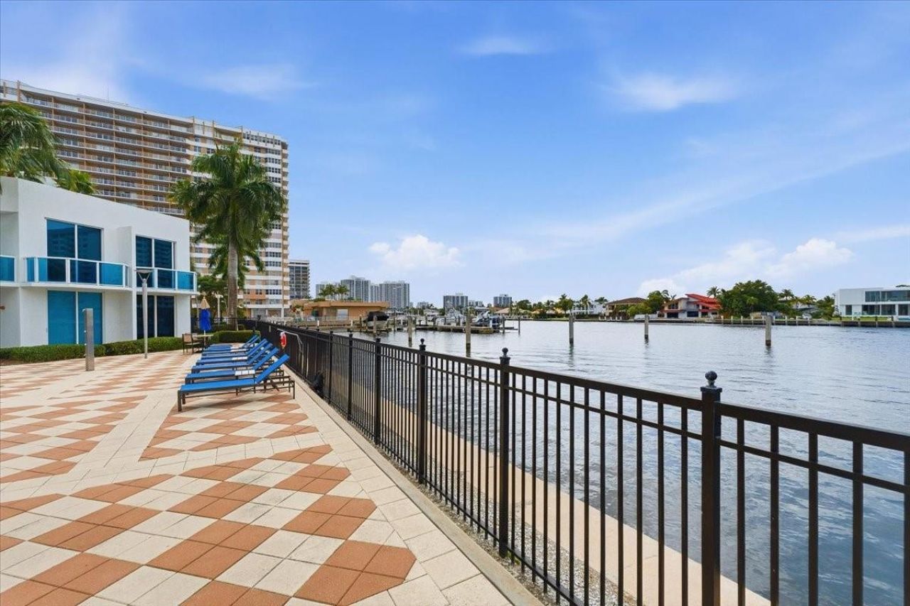 1945 S Ocean Drive, Unit 509, Hallandale Beach, FL 33009 Photo